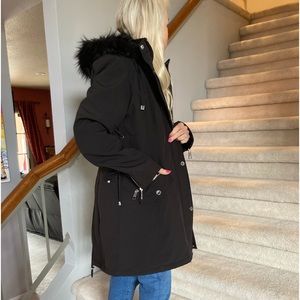 Guess black winter faux trim parka XL